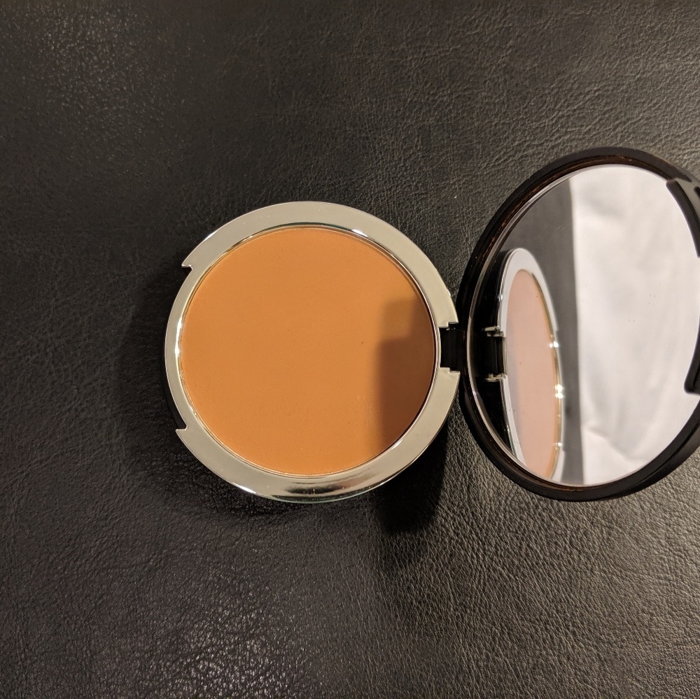 Kat Von D Lock-It Powder Foundation Deep 71 - Picture 6 of 8
